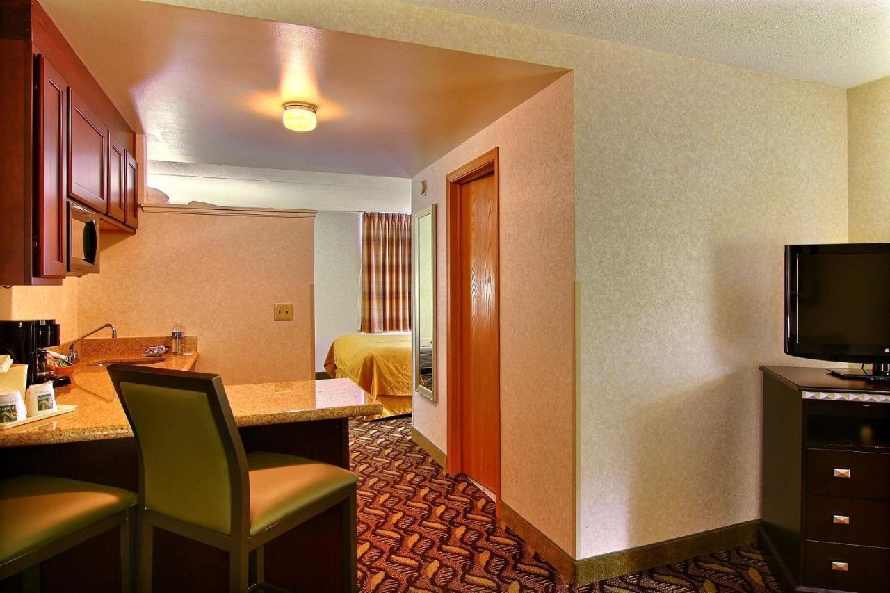 Quality Inn & Suites Мэнсфилд Экстерьер фото