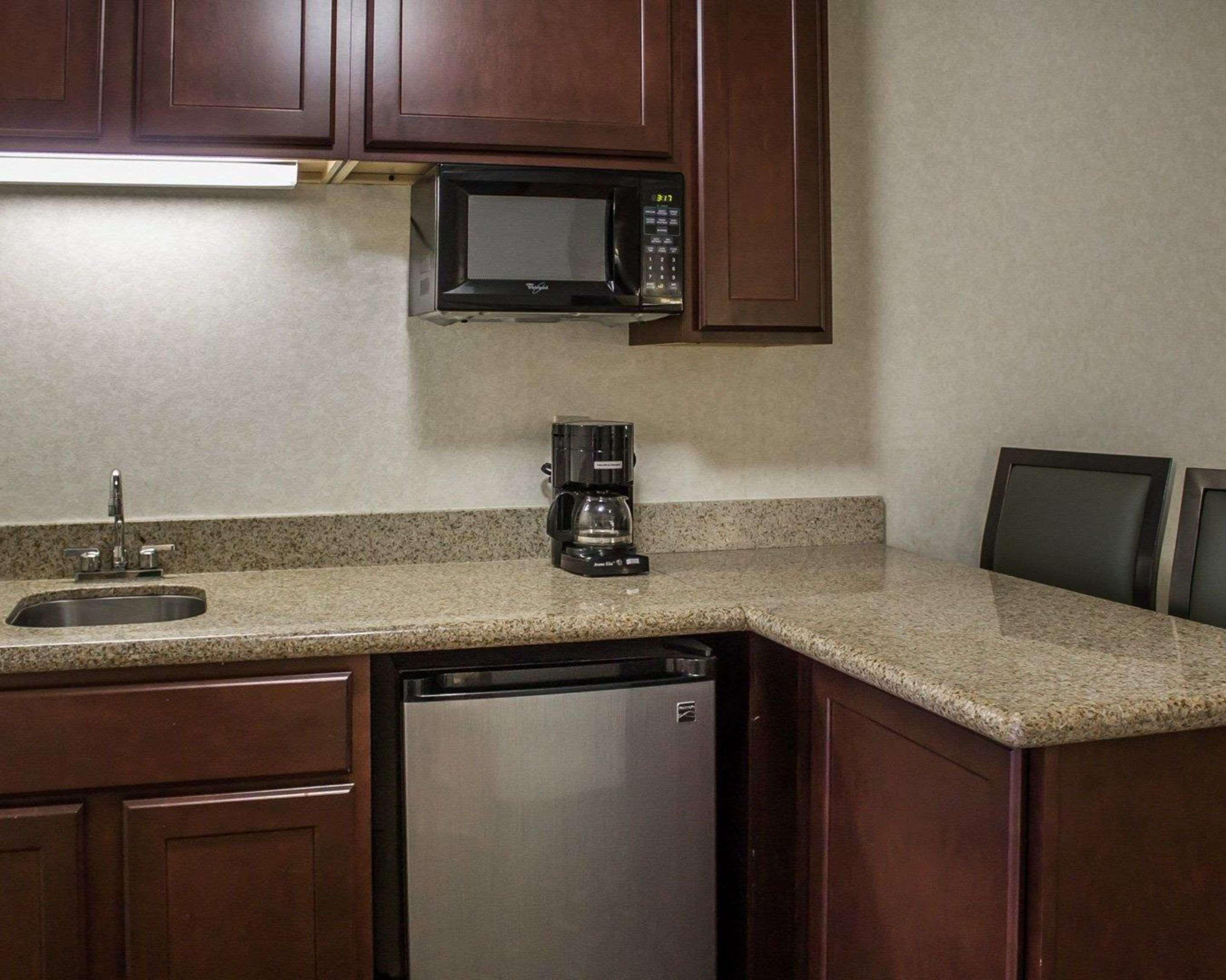 Quality Inn & Suites Мэнсфилд Экстерьер фото